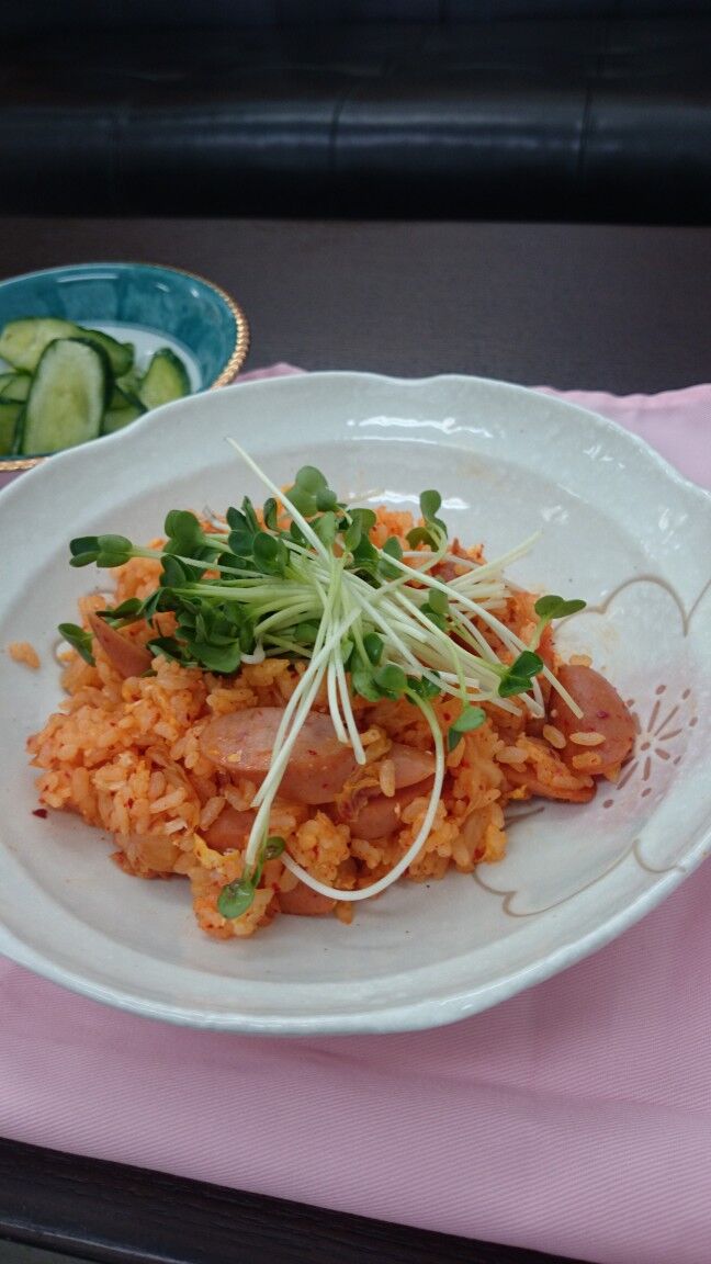 昼食にキムチチャーハン